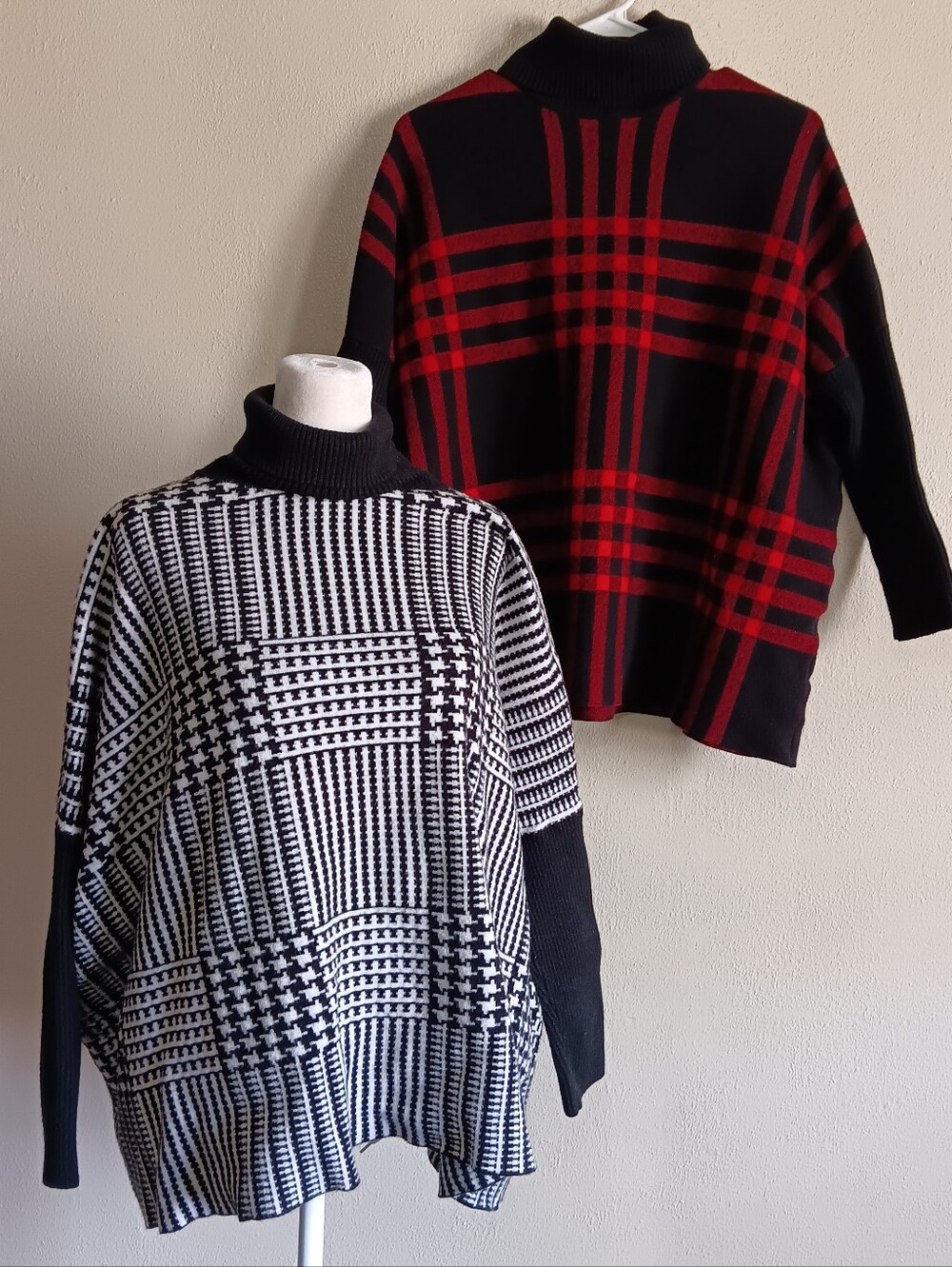 2 Joseph A, Plaid Boxy Poncho Style Turtleneck Sweaters Womens Size Medium